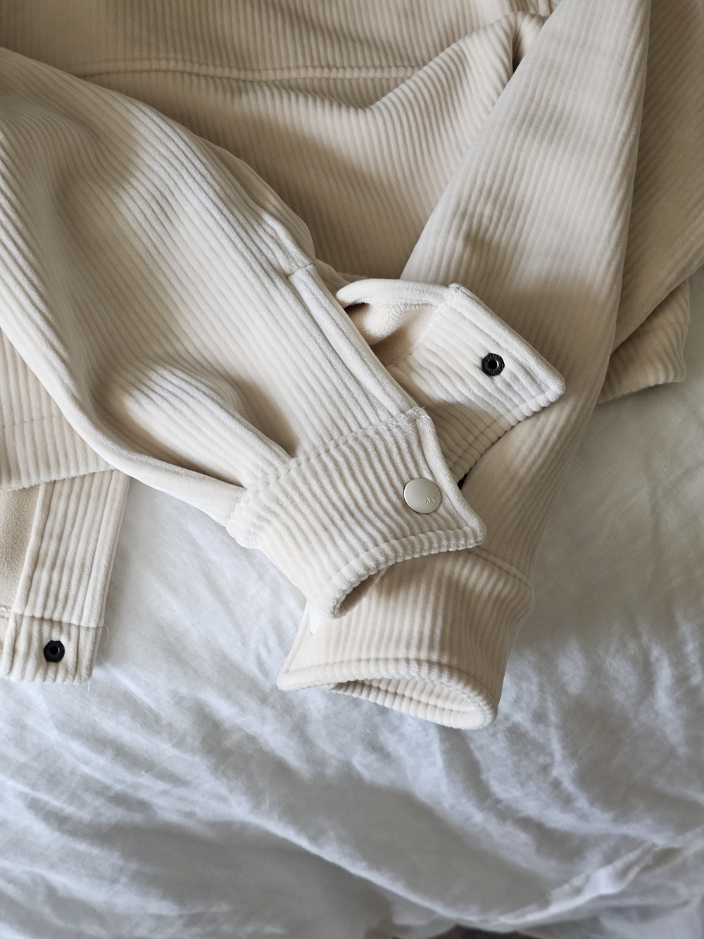 Abercrombie & Fitch Women's Soft Cream Corded Cropped Shacket Jacket XS - Picture 6 of 6